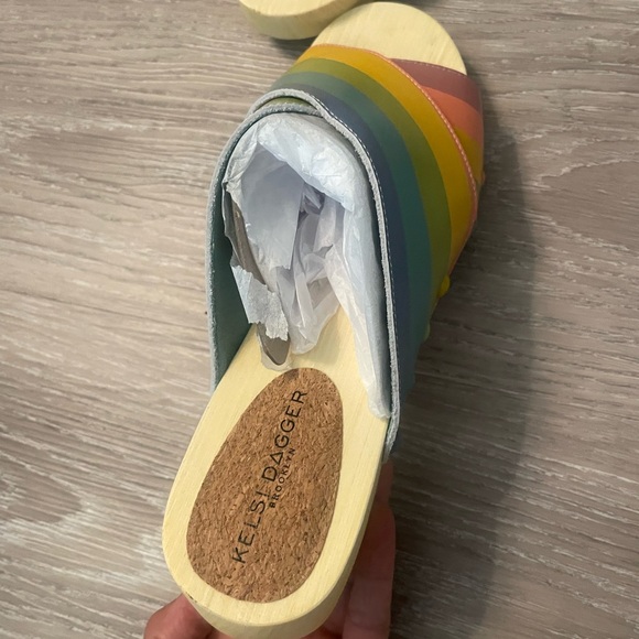 NIB Kelsi Dagger rainbow multi ‘Brooklyn’ sandals clogs sz 8.5 🌈 - Picture 5 of 9